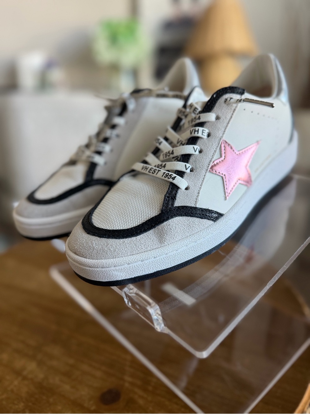 VINTAGE HAVANA Womens Denisse Metallic Sneakers..NEW w/o tags…